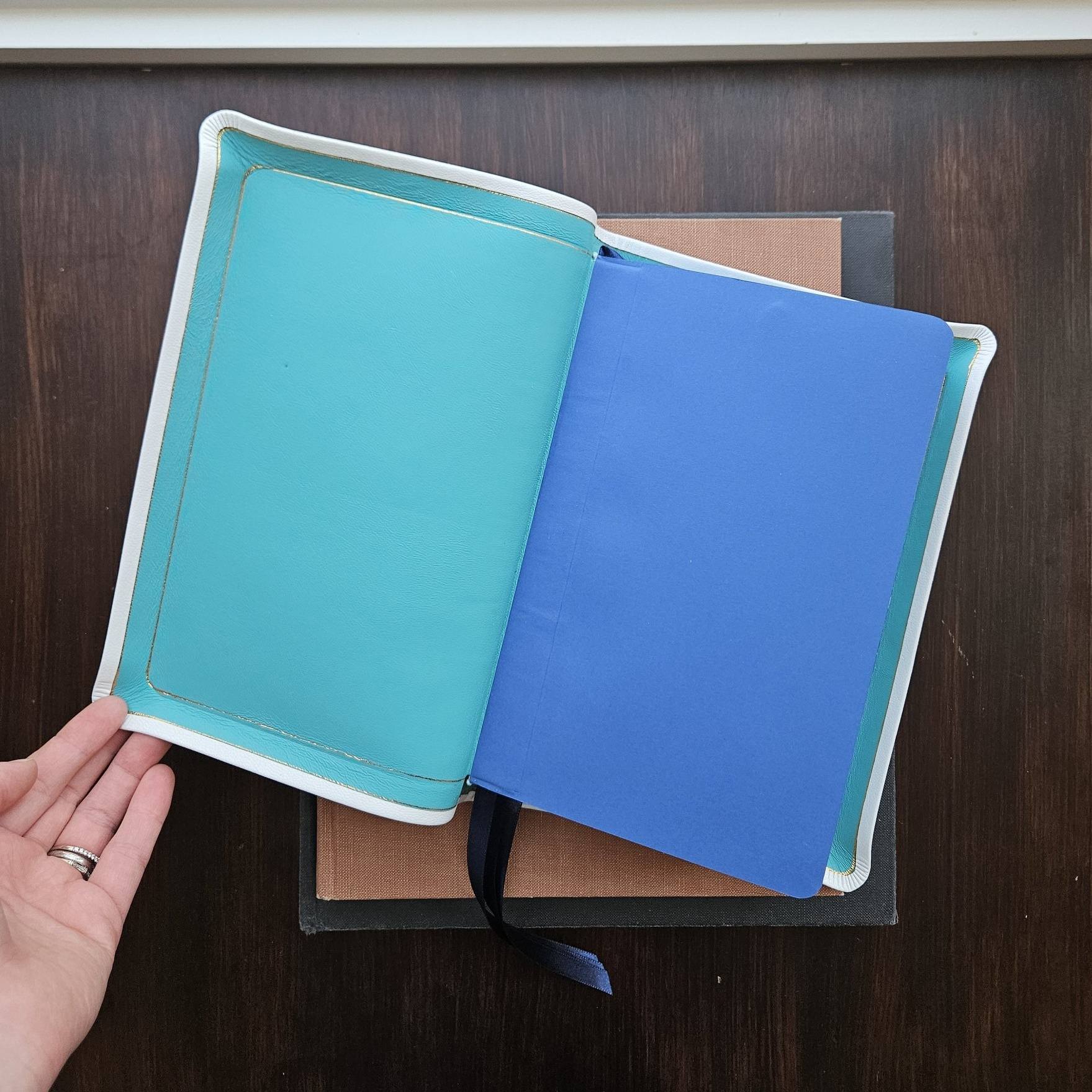Gallery Bible